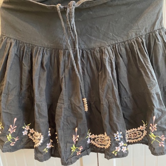 Guess Jeans embroidered skirt size 27 - Picture 5 of 7